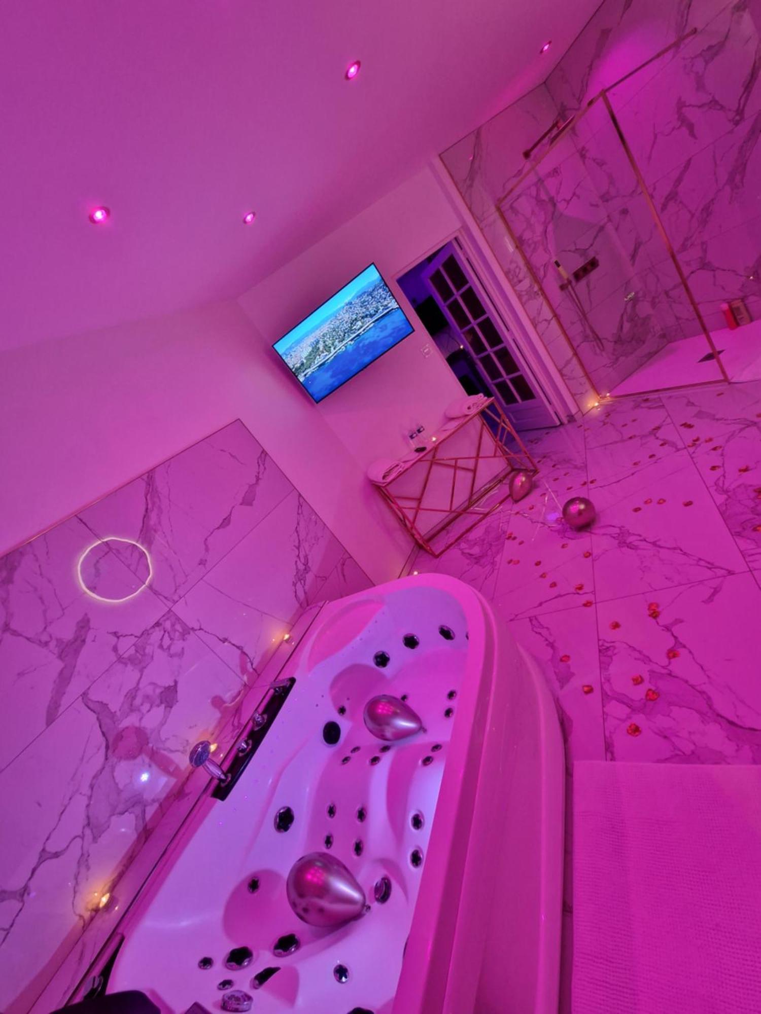 Maison Chic Avec Jacuzzi Nogent Sur Oise Yaospa60 Exterior photo